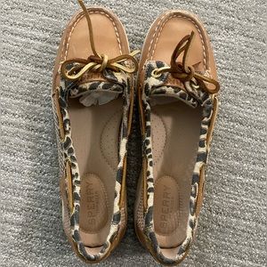 ❌SOLD❌ NEVER WORN Sperry Angelfish Leopard Linen Boat Shoes 6.5M